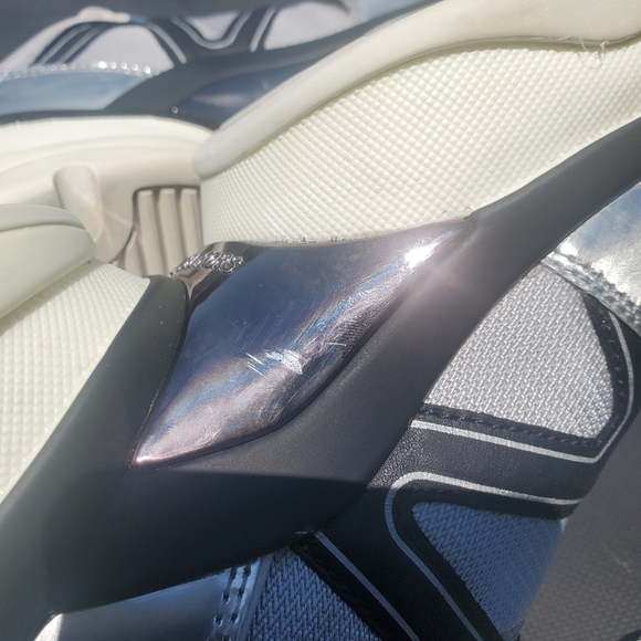 Michael Kors OLIMPIA Silver Leather Runway Track Lug Sole Trainer/Shoe Size 9M - Picture 10 of 11